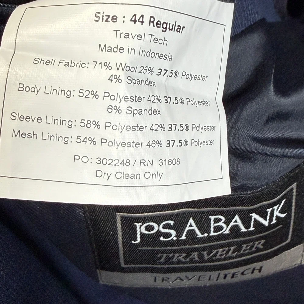 Jos A Bank TravelTech Blazer Men's 44R Blue Slim Fit Wool Mositure Wicking